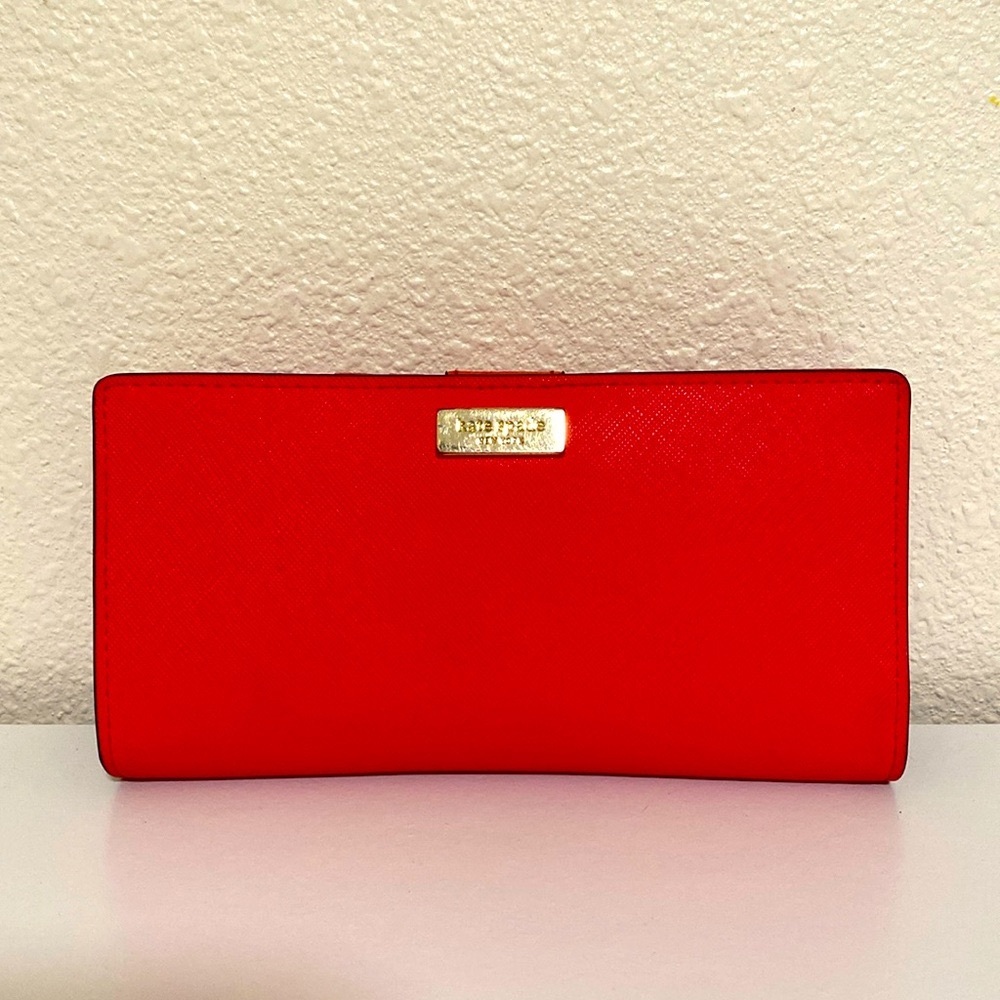 Kate Spade bifold card holder wallet with outer zipper can hold up to 18 cards